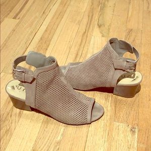 Unisa Block Heel Sandal - 7.5